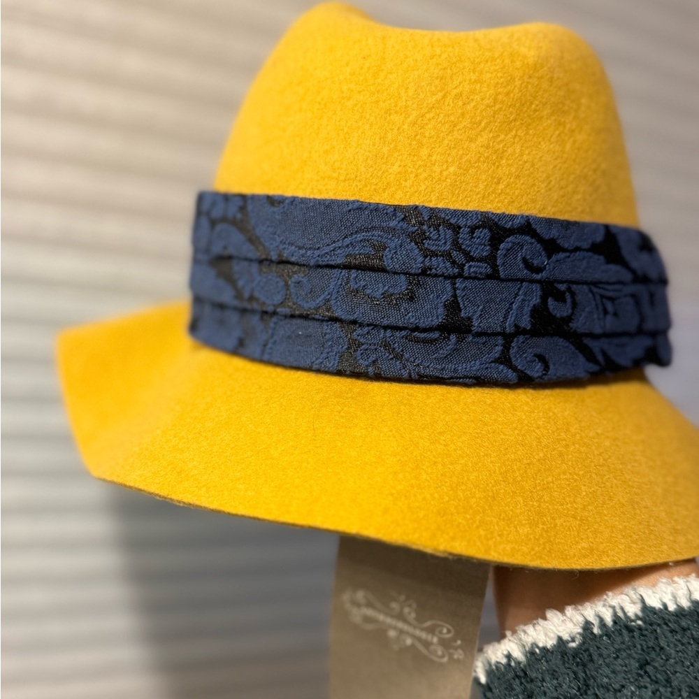 Eugenia Kim Yellow & Navy Blue Hat. New w tags